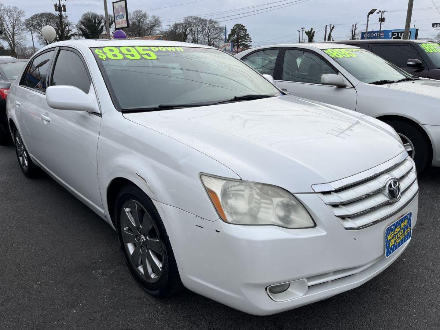 2005 WHITE TOYOTA AVALON XL (4T1BK36B15U) with an 3.5L engine, Automatic transmission, located at 930 E Little Creek Road, Norfolk, VA, 23518, (757) 588-0420, 36.915051, -76.244408 - Photo#0