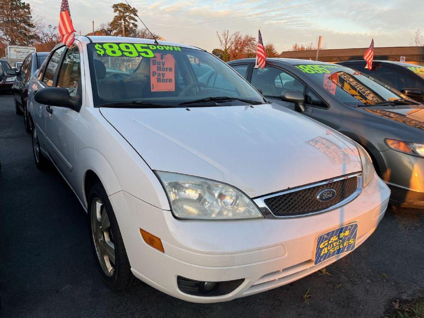 2007 WHITE FORD FOCUS ZX4 (1FAHP34N37W) with an 2.0L engine, Automatic transmission, located at 930 E Little Creek Road, Norfolk, VA, 23518, (757) 588-0420, 36.915051, -76.244408 - Photo#0