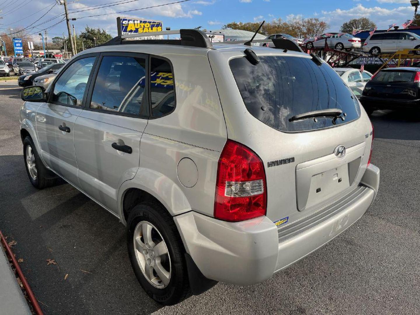 2007 SILVER HYUNDAI TUCSON GLS (KM8JM12B97U) with an 2.0L engine, Automatic transmission, located at 930 E Little Creek Road, Norfolk, VA, 23518, (757) 588-0420, 36.915051, -76.244408 - Photo#3