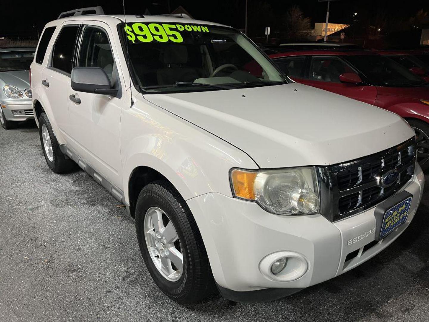 2012 WHITE FORD ESCAPE XLT (1FMCU9D7XCK) with an 2.5L engine, Automatic transmission, located at 930 E Little Creek Road, Norfolk, VA, 23518, (757) 588-0420, 36.915051, -76.244408 - Photo#0