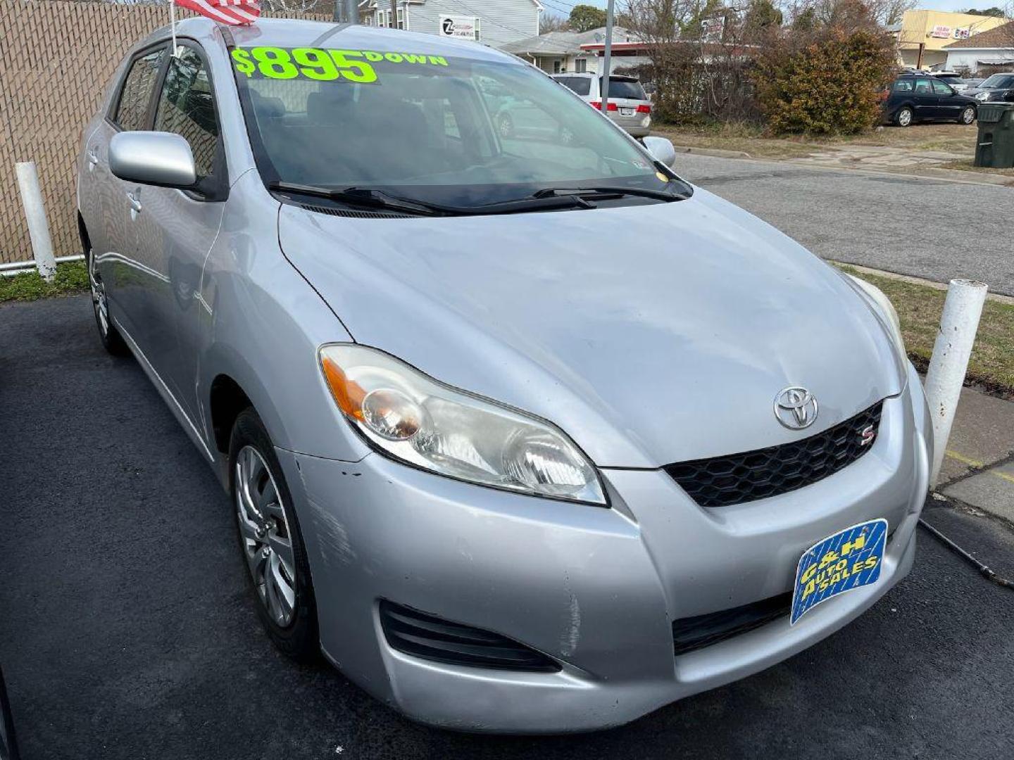 2009 SILVER TOYOTA COROLLA MATRIX S (2T1LE40E29C) with an 2.4L engine, Automatic transmission, located at 930 E Little Creek Road, Norfolk, VA, 23518, (757) 588-0420, 36.915051, -76.244408 - Photo#0