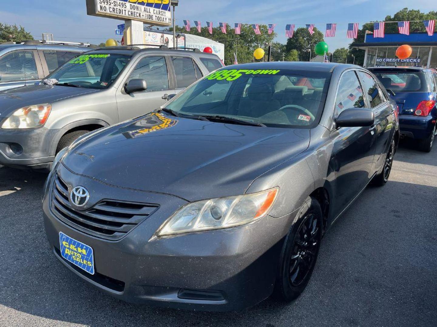 2007 GRAY TOYOTA CAMRY CE (4T1BE46K17U) with an 2.4L engine, Automatic transmission, located at 930 E Little Creek Road, Norfolk, VA, 23518, (757) 588-0420, 36.915051, -76.244408 - Photo#0