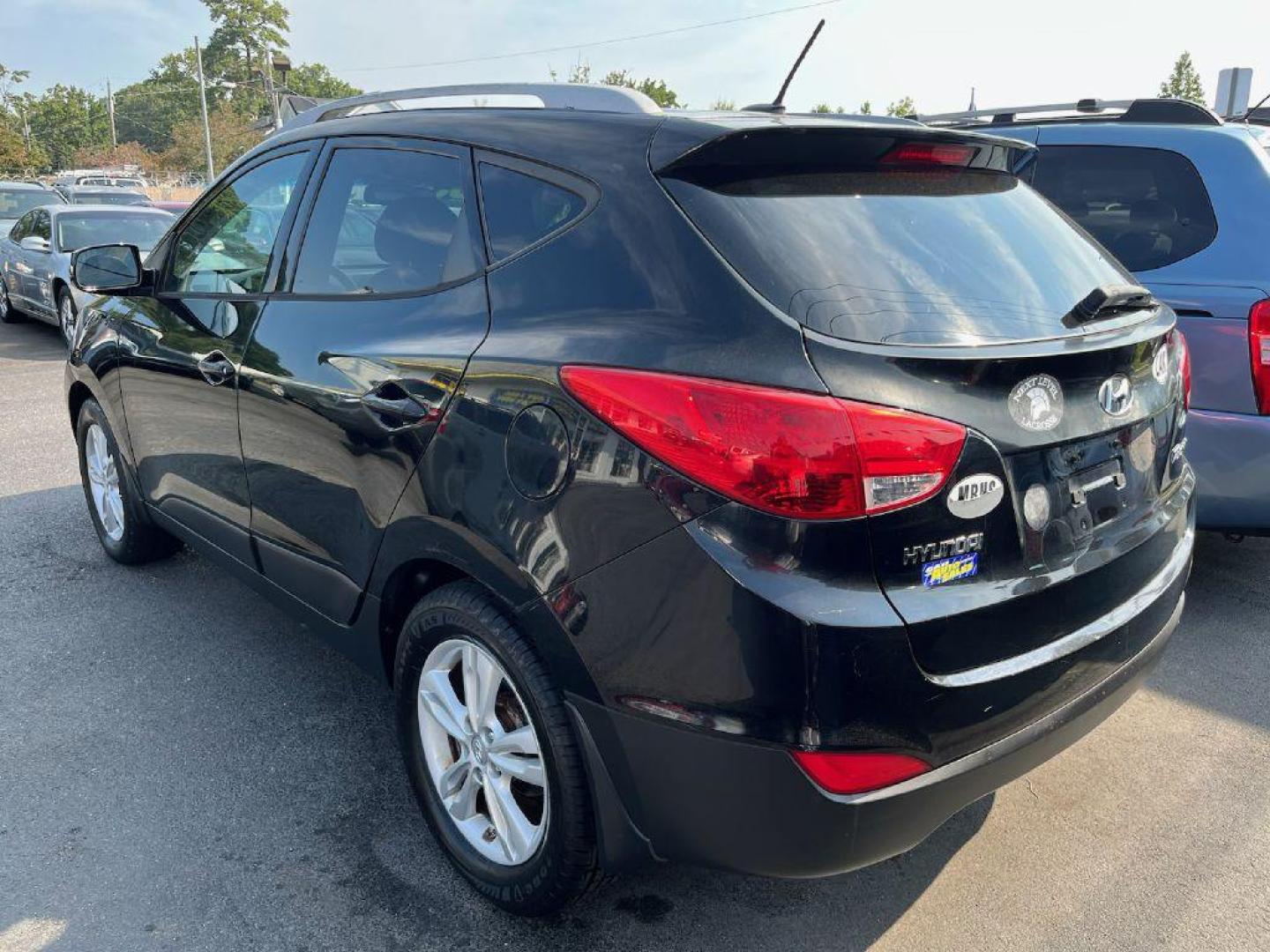 2010 BLACK HYUNDAI TUCSON GLS (KM8JU3AC4AU) with an 2.4L engine, Automatic transmission, located at 930 E Little Creek Road, Norfolk, VA, 23518, (757) 588-0420, 36.915051, -76.244408 - Photo#3