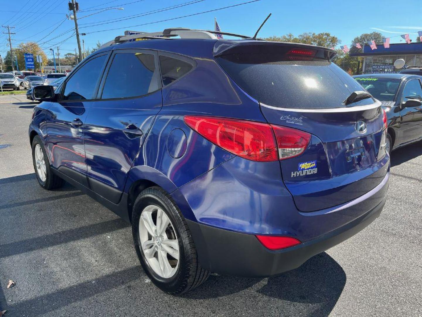 2011 BLUE HYUNDAI TUCSON GLS (KM8JU3AC6BU) with an 2.4L engine, Automatic transmission, located at 930 E Little Creek Road, Norfolk, VA, 23518, (757) 588-0420, 36.915051, -76.244408 - Photo#3