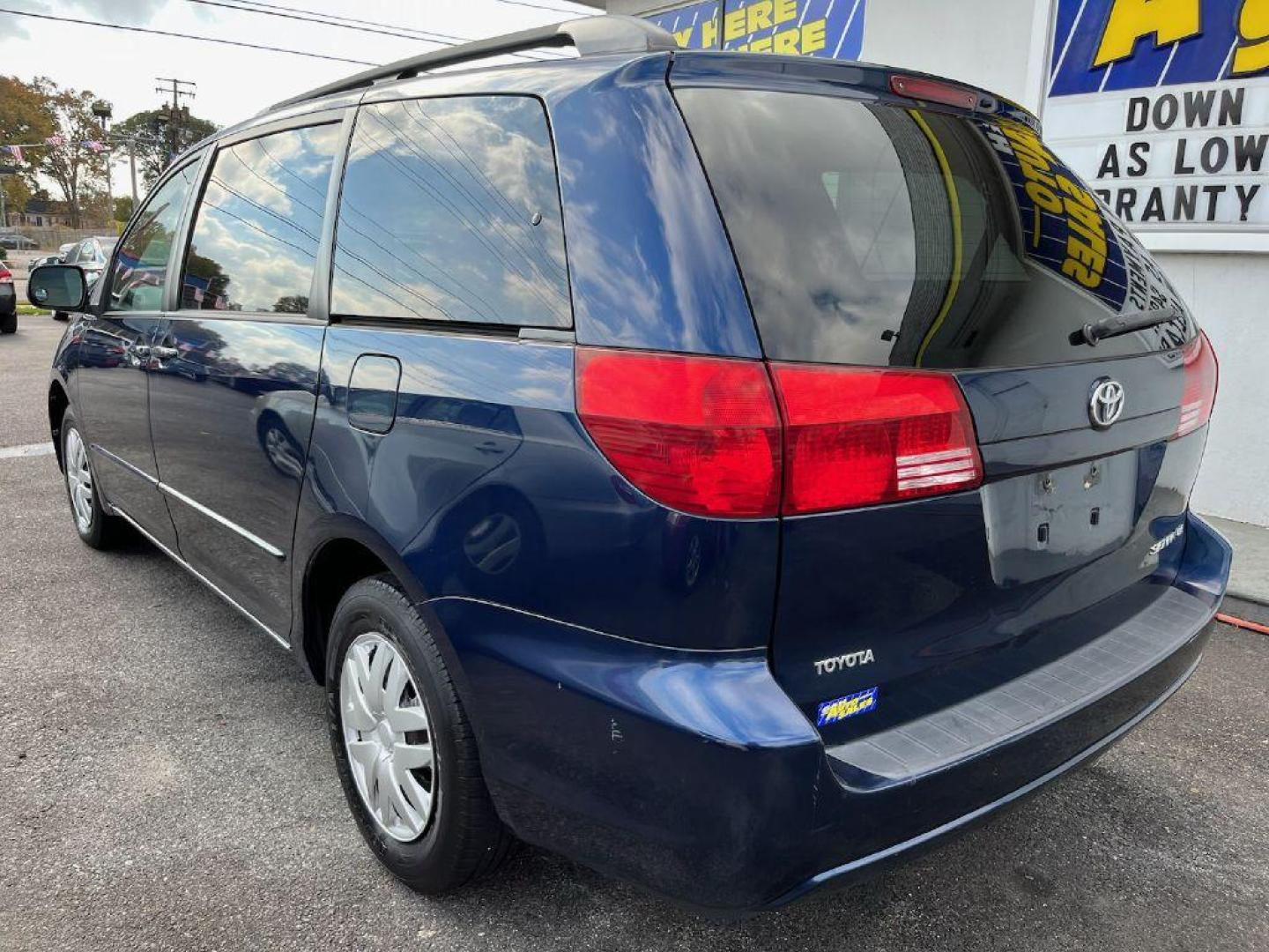 2004 BLUE TOYOTA SIENNA CE (5TDZA23C14S) with an 3.3L engine, Automatic transmission, located at 930 E Little Creek Road, Norfolk, VA, 23518, (757) 588-0420, 36.915051, -76.244408 - Photo#3