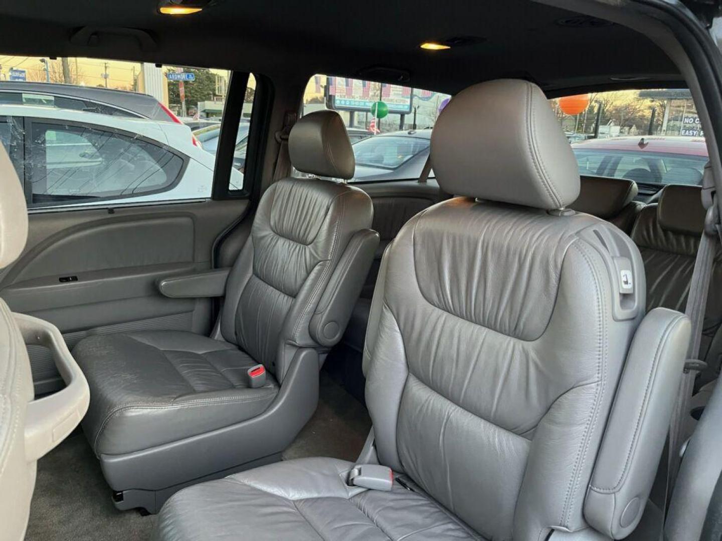 2010 BLACK HONDA ODYSSEY EXL (5FNRL3H76AB) with an 3.5L engine, Automatic transmission, located at 930 E Little Creek Road, Norfolk, VA, 23518, (757) 588-0420, 36.915051, -76.244408 - Photo#2