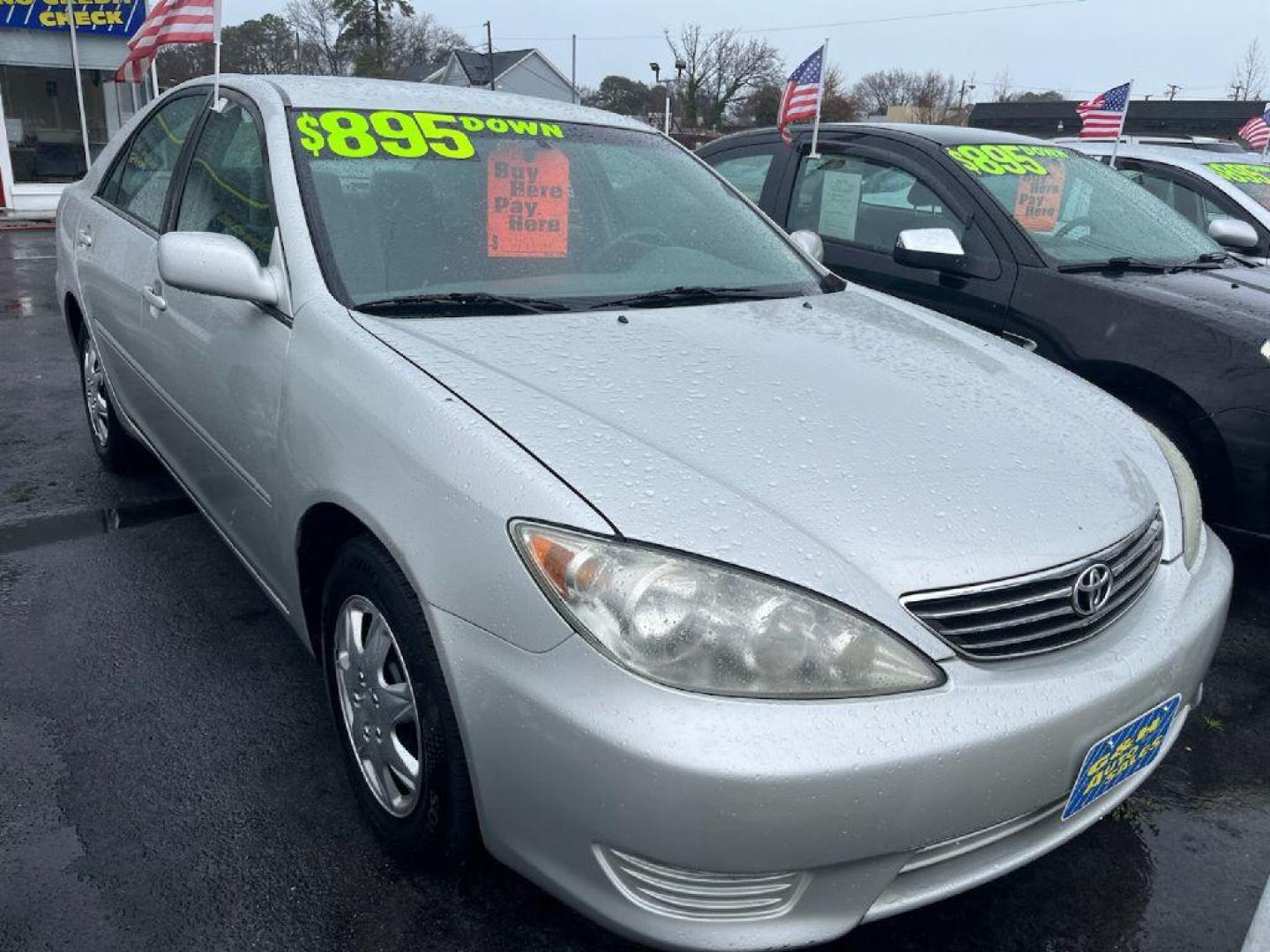 2005 SILVER TOYOTA CAMRY LE (4T1BE30K25U) with an 2.4L engine, Automatic transmission, located at 930 E Little Creek Road, Norfolk, VA, 23518, (757) 588-0420, 36.915051, -76.244408 - Photo#0