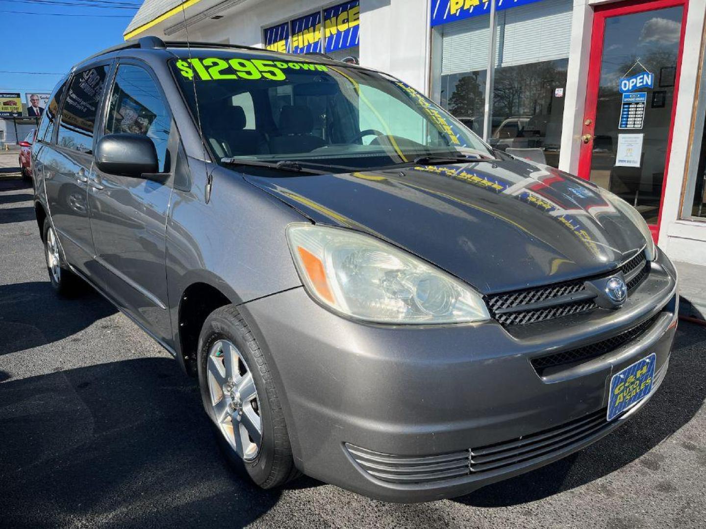 2004 GRAY TOYOTA SIENNA CE (5TDZA23C74S) with an 3.3L engine, Automatic transmission, located at 930 E Little Creek Road, Norfolk, VA, 23518, (757) 588-0420, 36.915051, -76.244408 - Photo#0