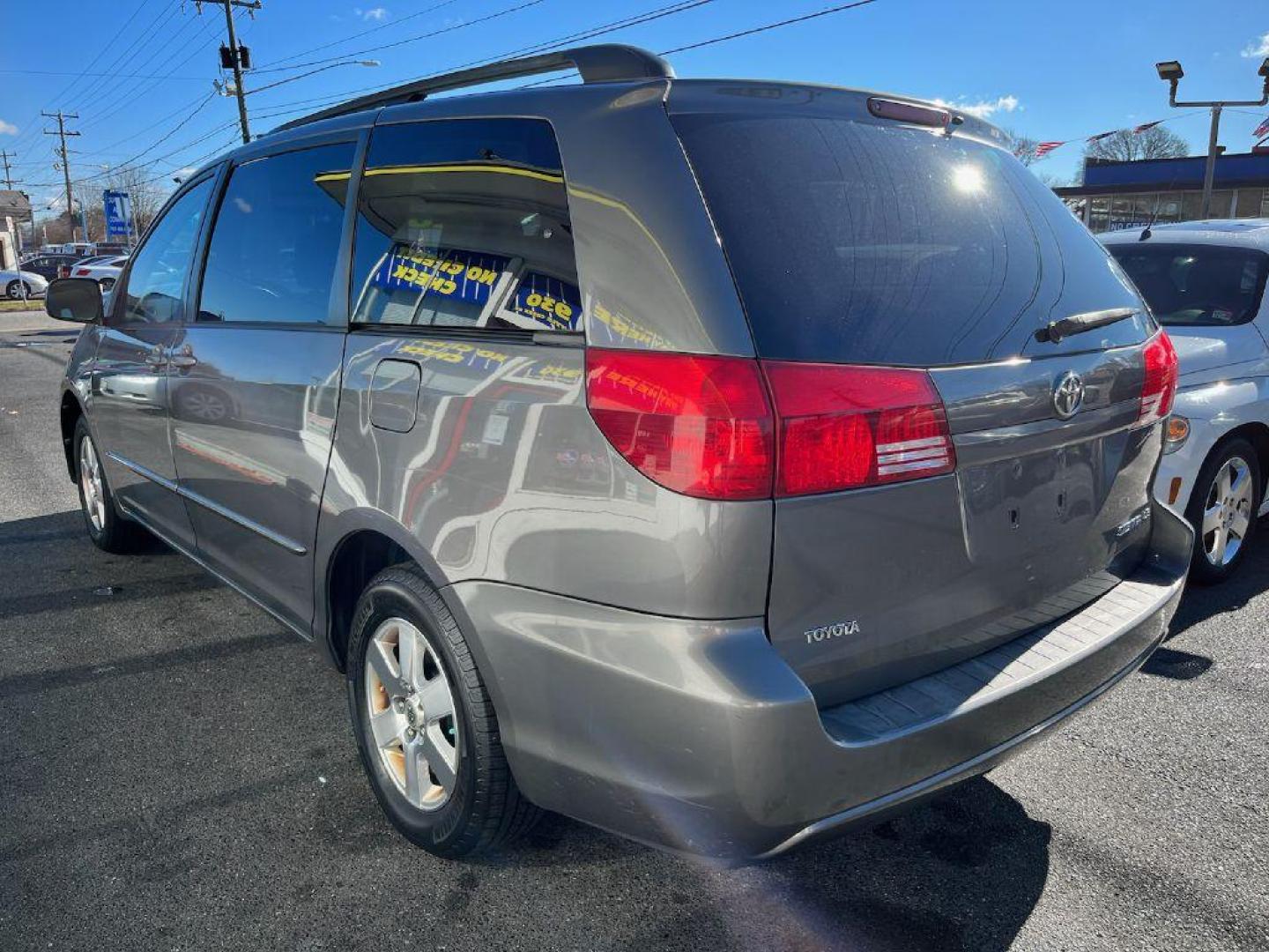 2004 GRAY TOYOTA SIENNA CE (5TDZA23C74S) with an 3.3L engine, Automatic transmission, located at 930 E Little Creek Road, Norfolk, VA, 23518, (757) 588-0420, 36.915051, -76.244408 - Photo#3