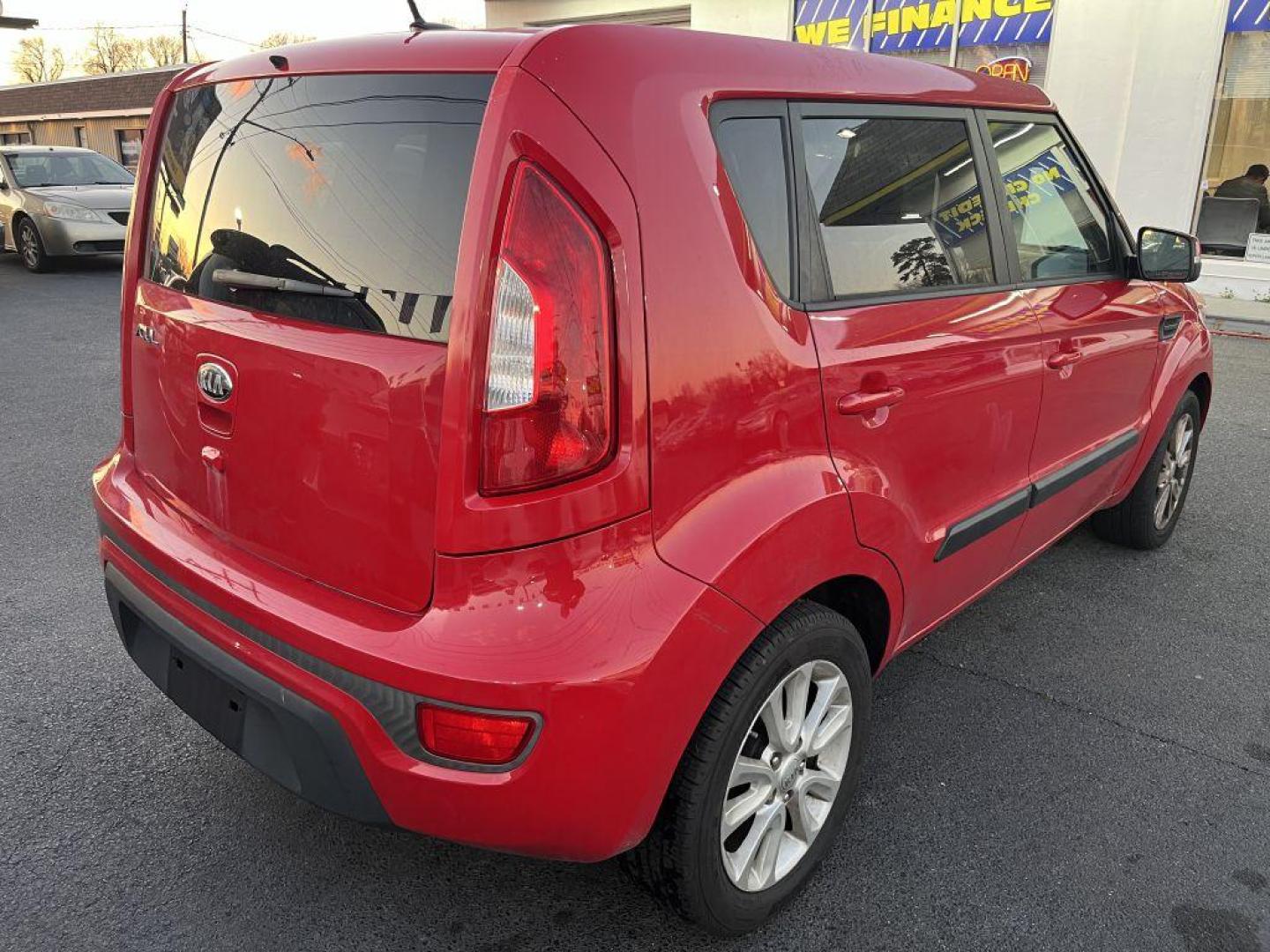 2013 RED KIA SOUL + (KNDJT2A66D7) with an 2.0L engine, Automatic transmission, located at 930 E Little Creek Road, Norfolk, VA, 23518, (757) 588-0420, 36.915051, -76.244408 - Photo#3