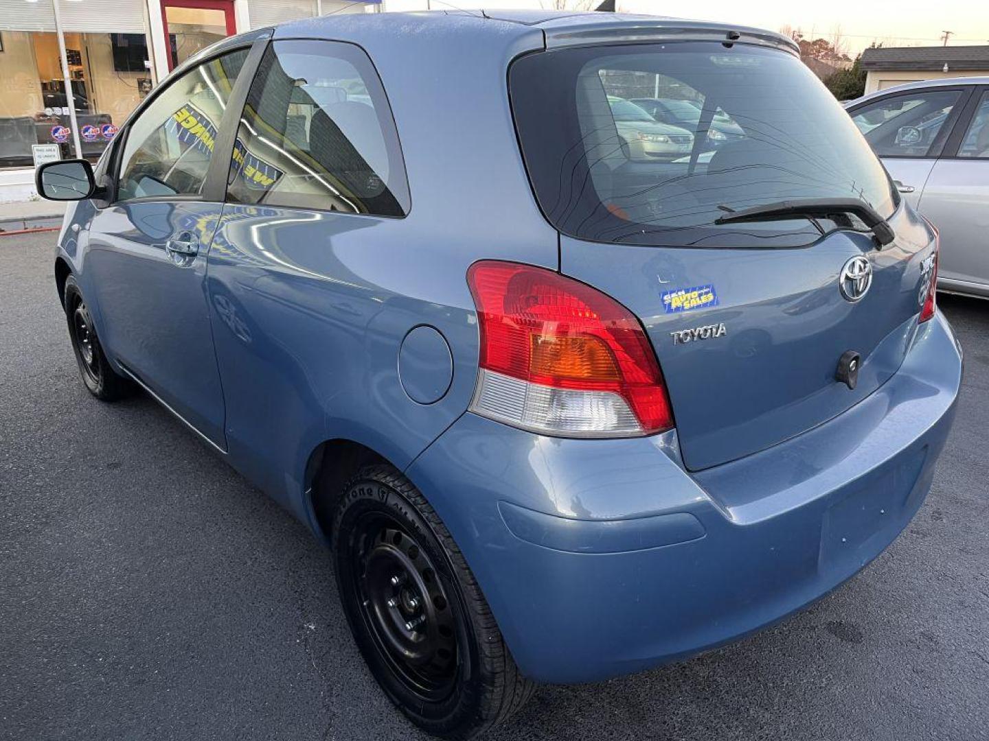 2009 BLUE TOYOTA YARIS (JTDJT903695) with an 1.5L engine, Automatic transmission, located at 930 E Little Creek Road, Norfolk, VA, 23518, (757) 588-0420, 36.915051, -76.244408 - Photo#3