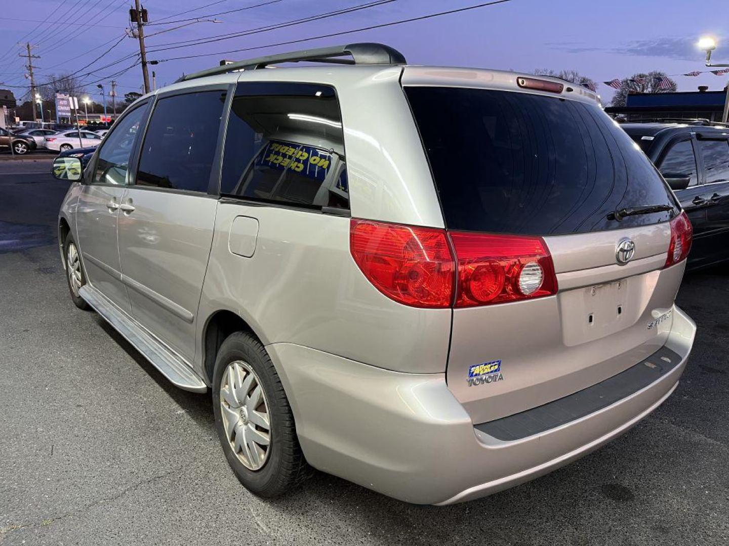 2007 SILVER TOYOTA SIENNA CE (5TDZK23C97S) with an 3.5L engine, Automatic transmission, located at 930 E Little Creek Road, Norfolk, VA, 23518, (757) 588-0420, 36.915051, -76.244408 - Photo#3