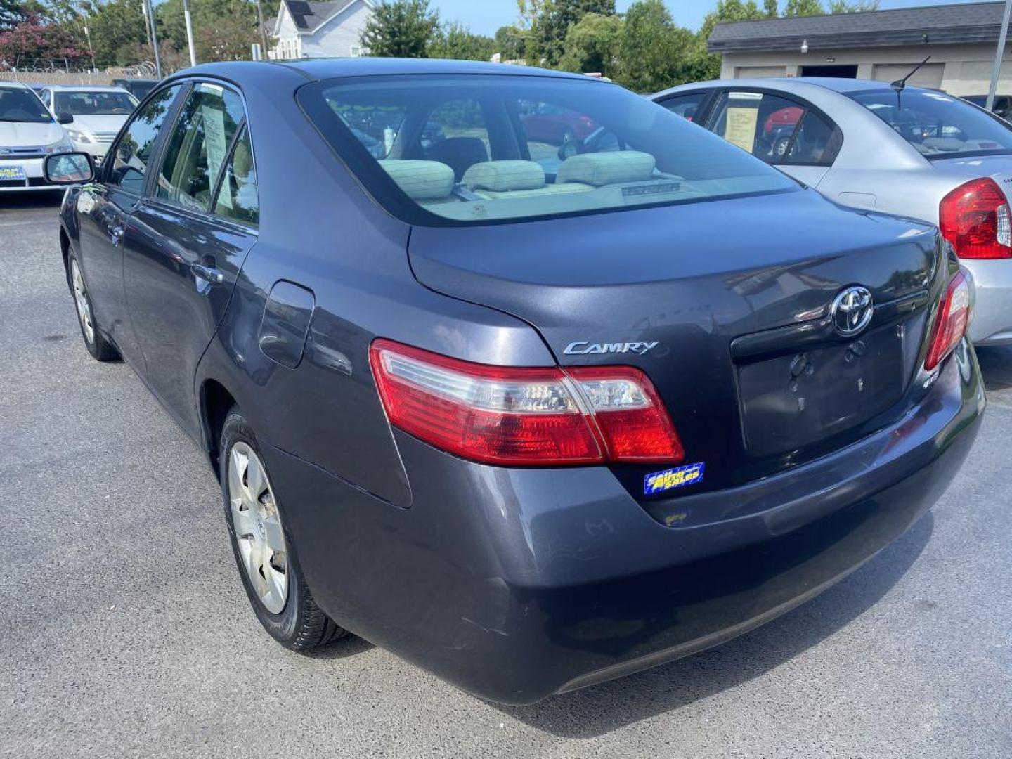 2007 GRAY TOYOTA CAMRY CE (4T1BE46KX7U) with an 2.4L engine, Automatic transmission, located at 930 E Little Creek Road, Norfolk, VA, 23518, (757) 588-0420, 36.915051, -76.244408 - Photo#3