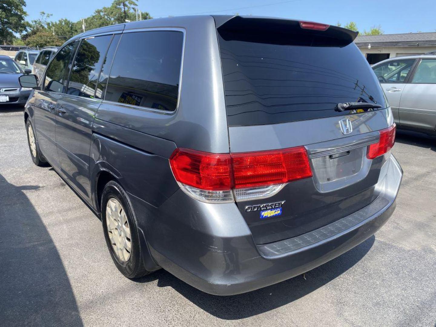 2009 GRAY HONDA ODYSSEY LX (5FNRL38209B) with an 3.5L engine, Automatic transmission, located at 930 E Little Creek Road, Norfolk, VA, 23518, (757) 588-0420, 36.915051, -76.244408 - Photo#3